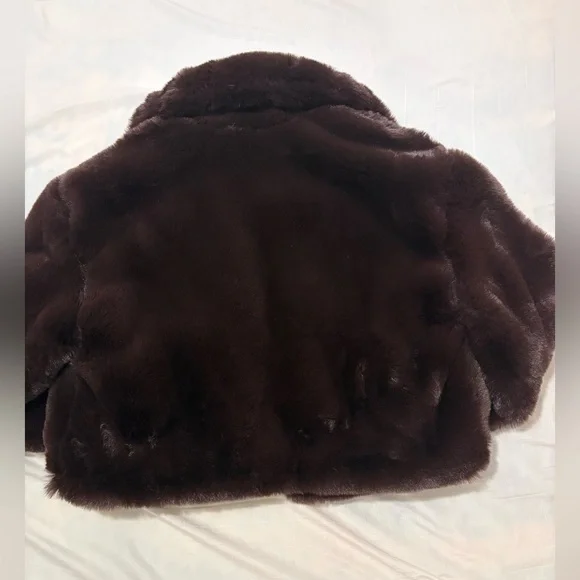 BLANKNYC Crop Faux Fur Jacket in Americano (dark brown) – ONLY WORN ONCE - Picture 5 of 7